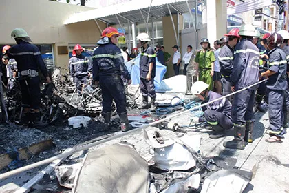 Cháy tại chi nhánh ngân hàng, trụ ATM và nhiều xe máy bị thiêu rụi ảnh 1 Cháy tại chi nhánh ngân hàng, trụ ATM và nhiều xe máy bị thiêu rụi ảnh 1