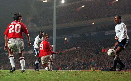 10 thất bại 'nhục nhã' nhất của M.U trong lịch sử Premier League ảnh 10