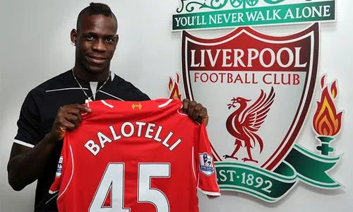 Liverpool liên tục báo lỗ ở hai mùa giải trước mùa 2013-2014. Hè vừa qua, họ tiếp tục thâm hụt trên sàn chuyển nhượng khi chi ra nhiều hơn số tiền thu được từ việc bán cầu thủ. Ảnh: LFC. top-2639-1411685167.jpg