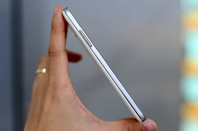  Smartphone camera trước 5 megapixel giá mềm của Samsung ảnh 8