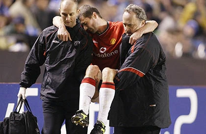 Sự nghiệp vĩ đại của cựu đội trưởng M.U Roy Keane ảnh 22