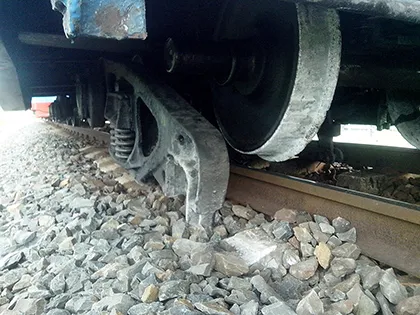 Tàu hàng nổ ổ dầu đầu trục, đường sắt Bắc-Nam tê liệt gần 4 giờ ảnh 2