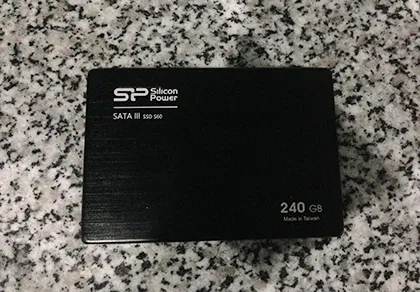 Trên tay ổ cứng di động ‘siêu mỏng’ Silicon Power S60 ảnh 5 Trên tay ổ cứng di động ‘siêu mỏng’ Silicon Power S60 ảnh 5