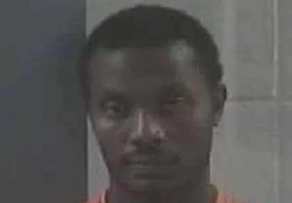 Tấn công bạn gái vì thất vọng trước ‘nhan sắc’ ngoài đời thực ảnh 1 Tấn công bạn gái vì thất vọng trước ‘nhan sắc’ ngoài đời thực ảnh 1