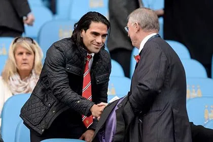 Falcao và Ferguson 'mừng mừng tủi tủi'' trong ngày M.U bại trận derby ảnh 4 Falcao và Ferguson 'mừng mừng tủi tủi'' trong ngày M.U bại trận derby ảnh 4