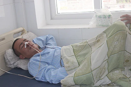 Nhậu say về, chồng tưới xăng châm lửa đốt vợ ảnh 1