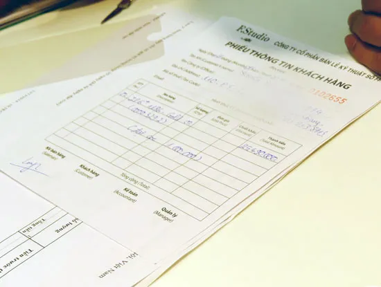 Một hợp đồng đặt mua iPhone 6 Plus Gold dung lượng 128GB tại F. Studio by FPT Royal City.