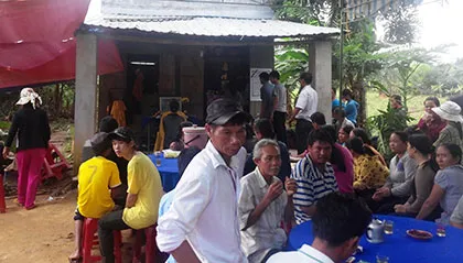 Heo rừng về làng cắn chết người ảnh 2 Heo rừng về làng cắn chết người ảnh 2