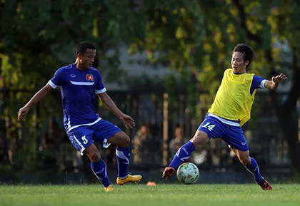 Chùm ảnh: Tuyển Việt Nam tập luyện trước cuộc đối đầu với Lào ảnh 8