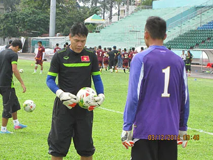 Chùm ảnh tuyển VN tập luyện trên sân Thống Nhất: Trông rất sung và vui vẻ ảnh 6