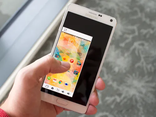 Giao diện màn hình thu nhỏ thuận tiện cho sử dụng bằng một tay. anhsoonline