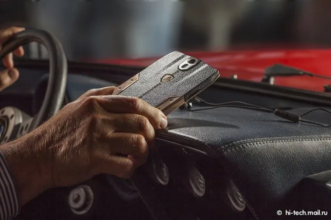 Lamborghini ra mắt smartphone Android giá 120 triệu đồng ảnh 9