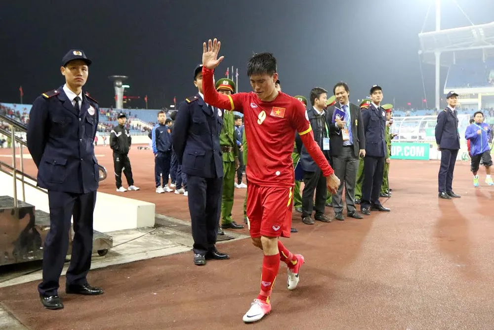 Công Vinh xin lỗi người hâm mộ Việt Nam - Ảnh: Gia Hưng