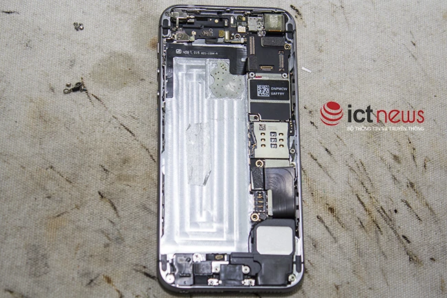 Hệ thống Main của máy được lắp đặt cẩn thận và tỉ mỉ.