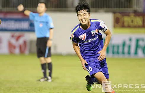 Trong ngày mang băng đội trưởng của HAGL thi đấu ở V-Laegue, Xuân Trường bùng nổ với một bàn thắng đẹp. Ảnh:Đức Đồng. 2G3A0901-6758-1420442900.jpg