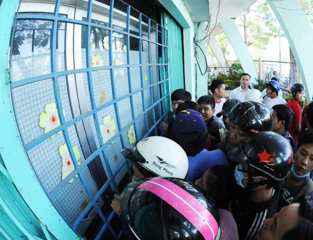 Vé của trận ĐT Long An - HA Gia Lai sẽ được bán qua đường công văn ảnh 1