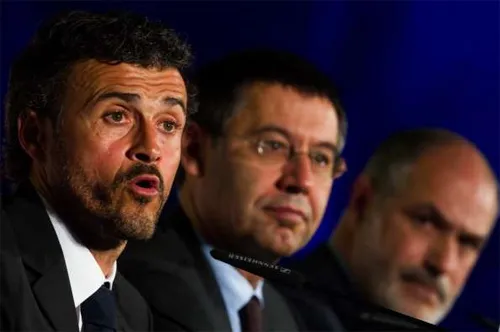 Luis Enrique (trái) chưa tạo được dấu ấn tại sân Nou Camp. Ảnh:AFP luis-1388-1420847560.jpg
