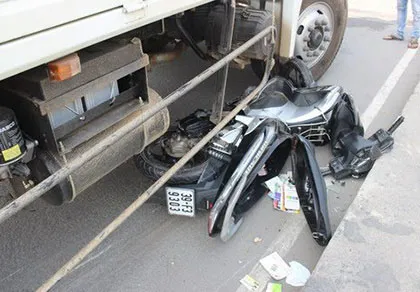 Hai vụ tai nạn giao thông cùng thời điểm, 1 người chết, 2 người nguy kịch ảnh 1