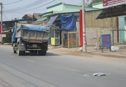 Hai vụ tai nạn giao thông cùng thời điểm, 1 người chết, 2 người nguy kịch ảnh 2