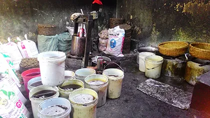 Tiêu hủy 150 ký mỡ heo bẩn cung cấp cho thị trường TP. HCM ảnh 1