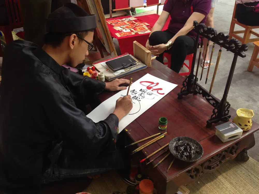 Người đẹp khoe sắc cùng hoa tết Ất Mùi ảnh 26 Người đẹp khoe sắc cùng hoa tết Ất Mùi ảnh 26