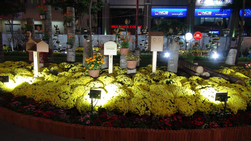 Ngắm đường hoa Hàm Nghi trước giờ khai mạc ảnh 9