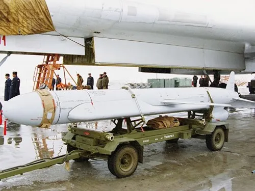 Iran bắt đầu sản xuất hàng loạt tên lửa chống hạm tầm xa Ghadir ảnh 1