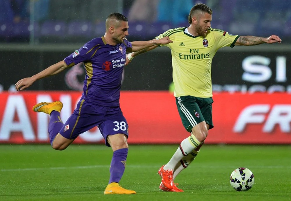 AC Milan bị lội ngược dòng đau đớn