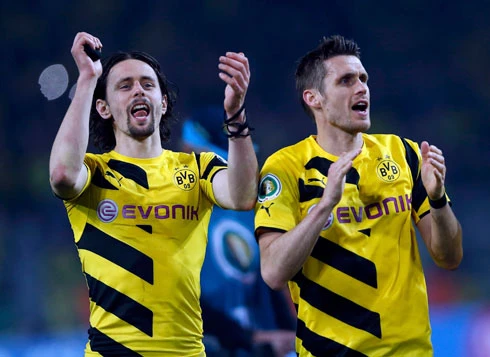 Subotic (trái) và Kehl cùng lập công cho Dortmund. Ảnh:Reuters. d1-8187-1428450520.jpg