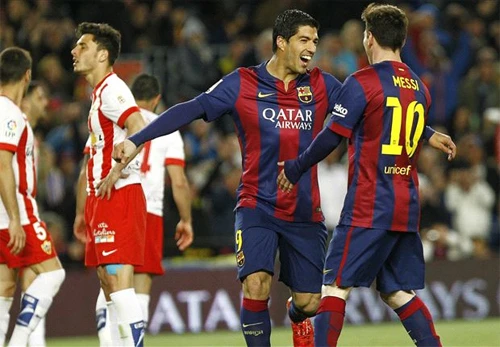 Cặp Suarez - Messi ngày càng ăn ý. Ảnh:Reuters suarez-3702-1428526823.jpg