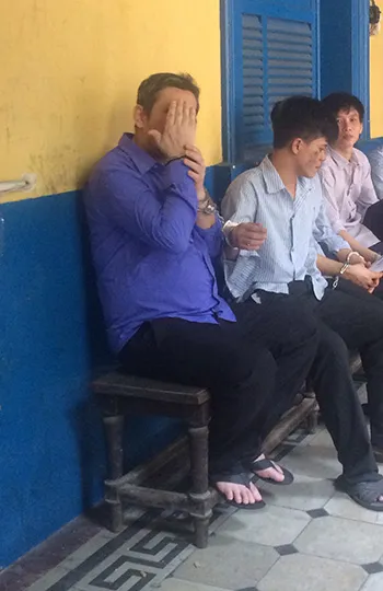 Dùng ghe đi trộm đồ của nhà người nước ngoài ảnh 1 Dùng ghe đi trộm đồ của nhà người nước ngoài ảnh 1