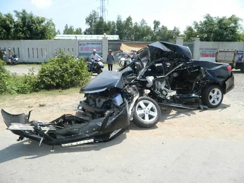 xe giường nằm, đâm nát, ô tô 4 chỗ, người chết, đường tránh, hầm Hải Vân, Đà Nẵng xe giường nằm, đâm nát, ô tô 4 chỗ, người chết, đường tránh, hầm Hải Vân, Đà Nẵng