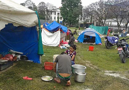 Tường thuật của PV Cẩm Tú: Nepal - Chiếu đất màn trời ảnh 2