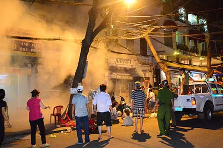 Xác định danh tính nạn nhân trong vụ cháy cửa hàng điện tử quận 1 ảnh 1