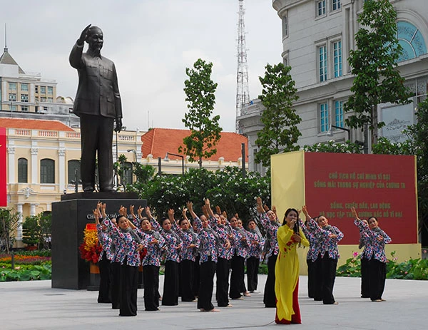 TP.HCM: Khánh thành tượng đài Chủ tịch Hồ Chí Minh ảnh 8