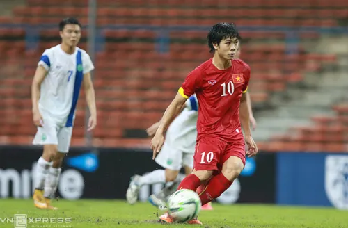 HLV Nguyễn Thành Vinh cho rằng điểm rơi phong độ của Công Phượng có ý nghĩa quan trọng với U23 Việt Nam. Ảnh:Đức Đồng A1-9511-1432171096.jpg