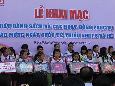 Khai mạc Hội sách hè 2015: Hội sách giá đặc biệt ảnh 1
