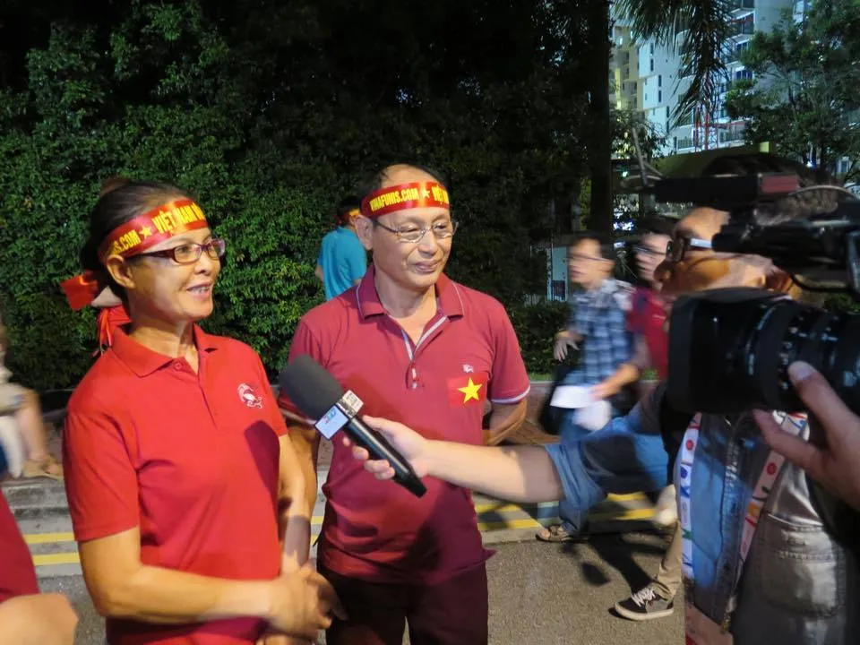 Rộn ràng Bishan trước trận 'tử chiến' U23 Việt Nam - U23 Malaysia ảnh 2