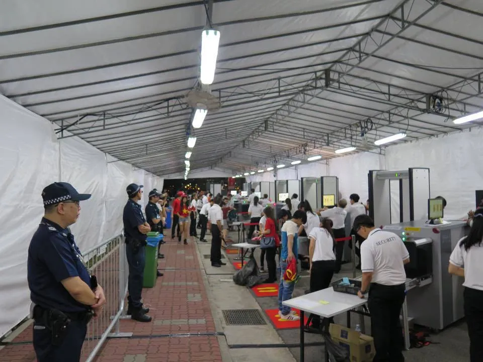 Rộn ràng Bishan trước trận 'tử chiến' U23 Việt Nam - U23 Malaysia ảnh 3