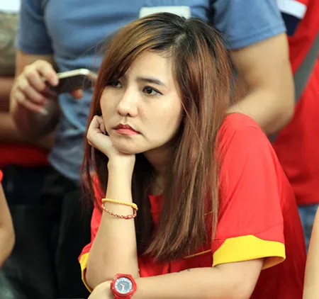 U23 Việt Nam thất bại cay đắng, nữ CĐV bật khóc nức nở ảnh 13 U23 Việt Nam thất bại cay đắng, nữ CĐV bật khóc nức nở ảnh 13