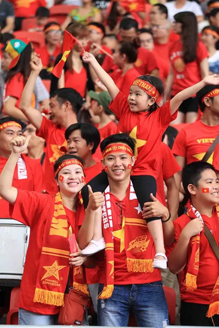 U23 Việt Nam thất bại cay đắng, nữ CĐV bật khóc nức nở ảnh 1 U23 Việt Nam thất bại cay đắng, nữ CĐV bật khóc nức nở ảnh 1