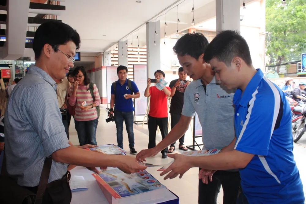 Giao lưu với 'tiểu tiên cá' Ánh Viên ảnh 1 Giao lưu với 'tiểu tiên cá' Ánh Viên ảnh 1