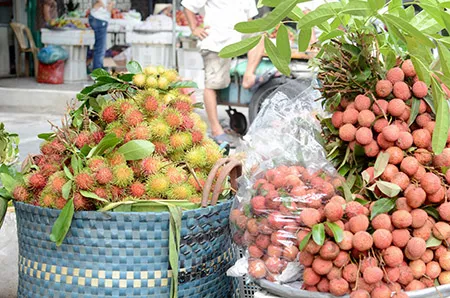 Chùm ảnh: Tết Đoan Ngọ đi chợ mua gì? ảnh 1