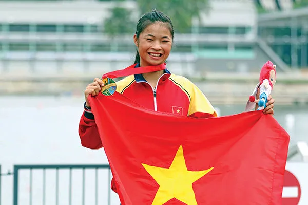 Trương Thị Phương đoạt HCV canoeing tại SEA Games 28 - Ảnh: NGUYÊN KHÔI Trương Thị Phương đoạt HCV canoeing tại SEA Games 28 - Ảnh: NGUYÊN KHÔI
