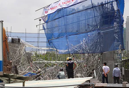 Vụ sập giàn giáo: Nỗi đau của người vợ trẻ ảnh 1 Vụ sập giàn giáo: Nỗi đau của người vợ trẻ ảnh 1