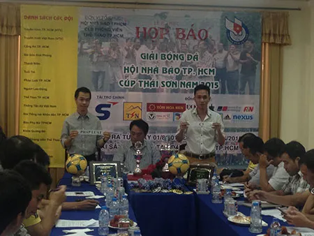 Bốc thăm giải bóng đá hội nhà báo: Pháp luật TP. HCM ‘đụng’ HTV ảnh 1