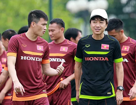 Chùm ảnh cầu thủ Việt Nam, Man City tập luyện cho trận đấu tối nay ảnh 4 Chùm ảnh cầu thủ Việt Nam, Man City tập luyện cho trận đấu tối nay ảnh 4