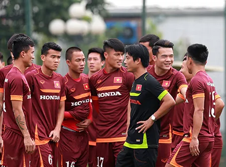 Chùm ảnh cầu thủ Việt Nam, Man City tập luyện cho trận đấu tối nay ảnh 7 Chùm ảnh cầu thủ Việt Nam, Man City tập luyện cho trận đấu tối nay ảnh 7