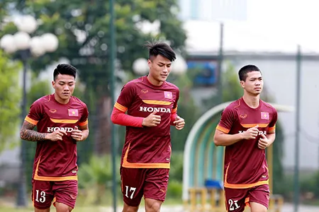 Chùm ảnh cầu thủ Việt Nam, Man City tập luyện cho trận đấu tối nay ảnh 8 Chùm ảnh cầu thủ Việt Nam, Man City tập luyện cho trận đấu tối nay ảnh 8