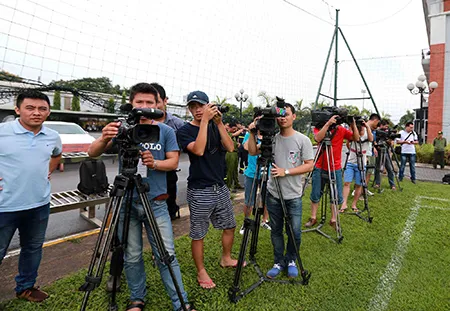Chùm ảnh cầu thủ Việt Nam, Man City tập luyện cho trận đấu tối nay ảnh 1 Chùm ảnh cầu thủ Việt Nam, Man City tập luyện cho trận đấu tối nay ảnh 1